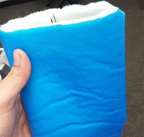 La aguja perforó el filtro sentido cubierto con el sistema azul de la membrana CIPP del color TPU